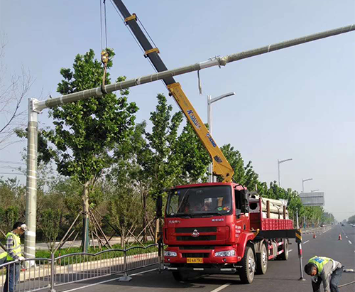 道路监控杆安装