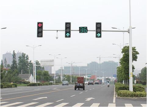 交通信号灯红绿灯杆基础施工知识